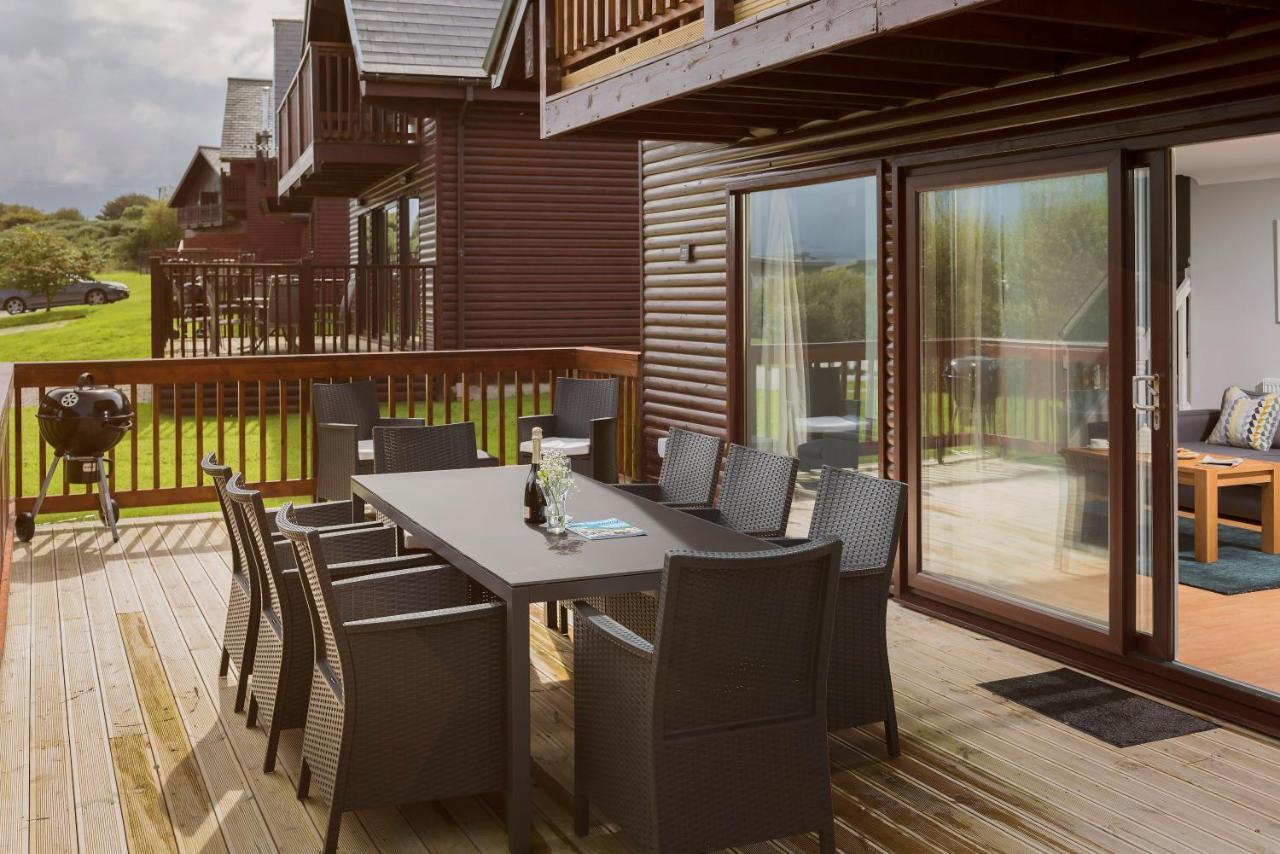 Skylark Sleeps 8 Private Hot Tub & Dogs Welcome Nr Padstow, Resort Pool Bar & Watersports St Columb Major エクステリア 写真