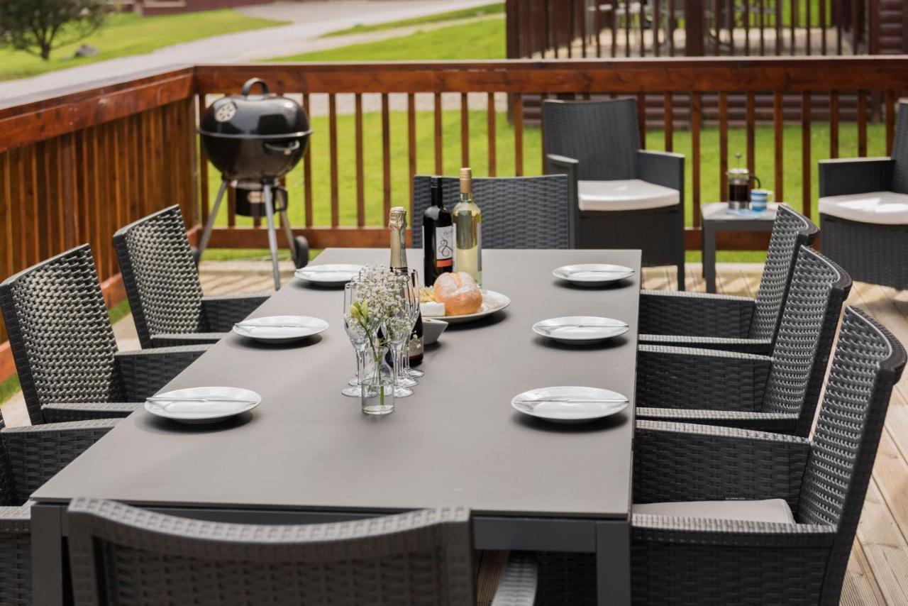 Skylark Sleeps 8 Private Hot Tub & Dogs Welcome Nr Padstow, Resort Pool Bar & Watersports St Columb Major エクステリア 写真