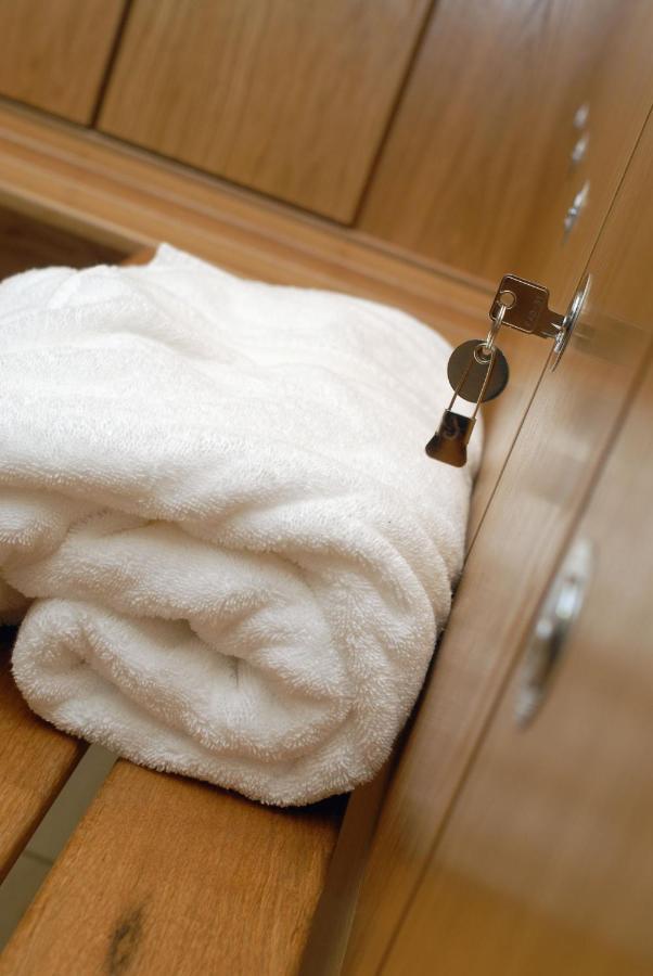 Skylark Sleeps 8 Private Hot Tub & Dogs Welcome Nr Padstow, Resort Pool Bar & Watersports St Columb Major エクステリア 写真